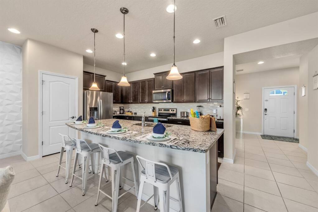 Amazing 5 Bedrooms Home With Pool/Bbq Near Disney คิสซิมมี ภายนอก รูปภาพ